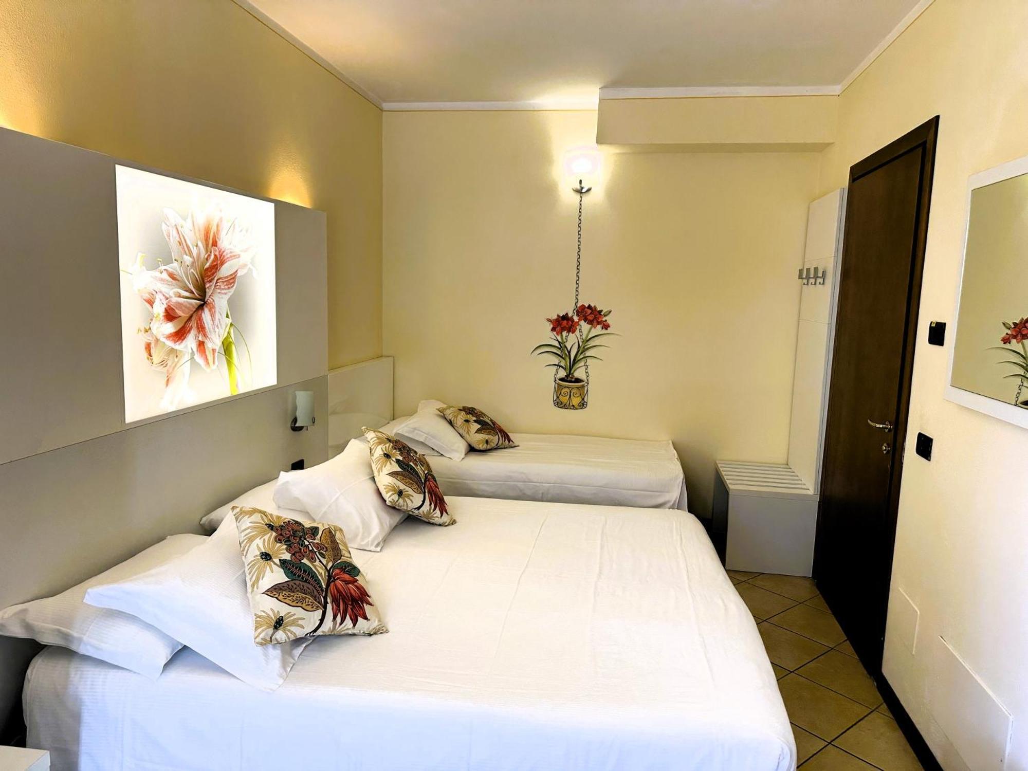 Dependance Pesce D'Oro Hotel Verbania Eksteriør billede